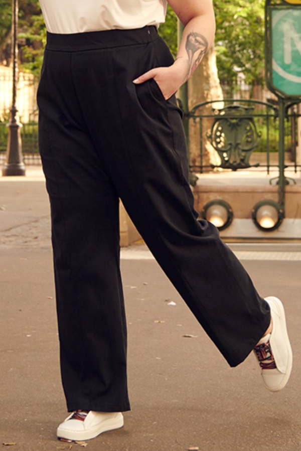 Taillierte, hochgeschnittene Hose mit geradem Bein - schwarz